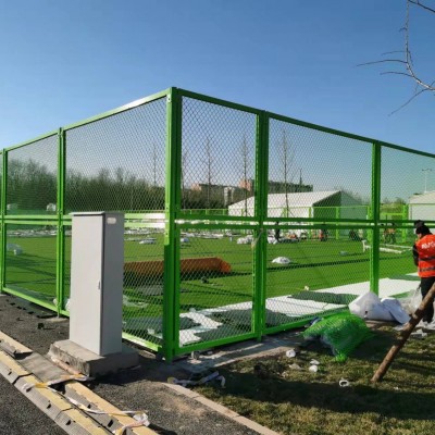 山东篮球场防护网 绿色体育场围网经久耐用