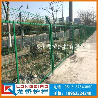 淄博铁路护栏网 淄博高速公路护栏网 浸塑绿色铁丝网 龙桥厂